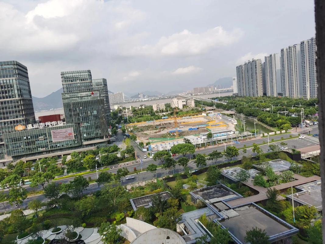 實(shí)景的誘惑，很難不下單 豪宅現(xiàn)場實(shí)拍背后的房地產(chǎn)交易居間邏輯